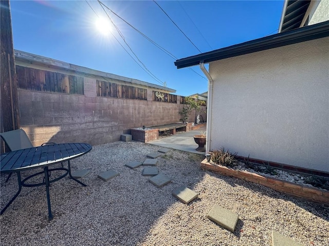 1189 Juanita Ln, Bullhead City, AZ 86442 - view of yard featuring a patio