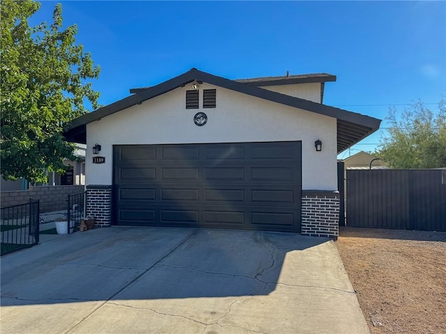 1189 Juanita Ln, Bullhead City, AZ 86442 - garage with driveway