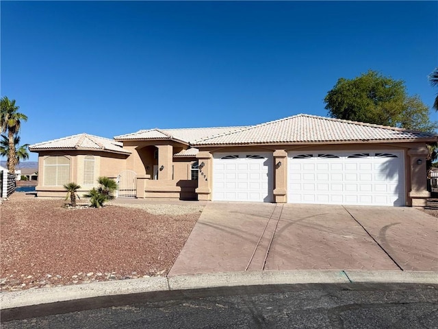 2074 E Lago Grande Bay Bay, Fort Mohave, AZ 86426 - photo 1