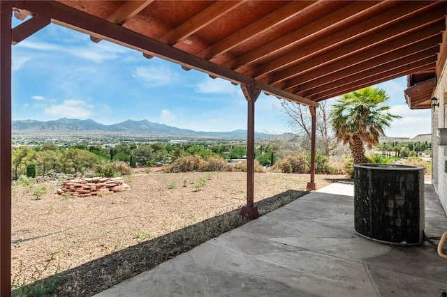 898 Crestwood Ln, Kingman, AZ 86409 - view of patio / terrace featuring a mountain view