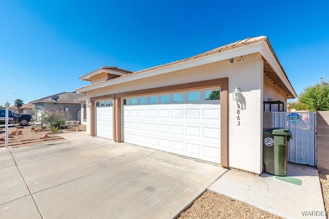 exterior space featuring driveway