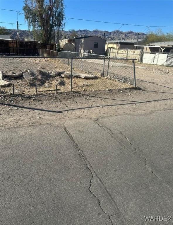 Listing photo 2 for 1861 Monterey Dr, Bullhead City AZ 86442