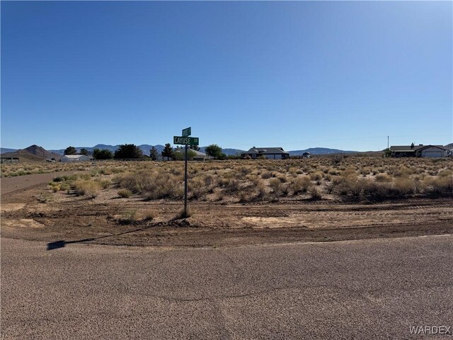 7538 E Cayuse Cir, Kingman, AZ 86401