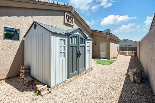 1999 Alan Ladd Dr, Kingman, AZ 86409 - view of shed featuring a fenced backyard