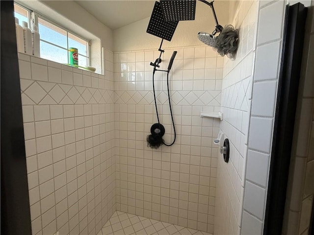 3483 Via Los Pozos, Bullhead City, AZ 86442 - bathroom with a tile shower