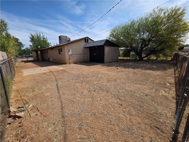 3166 E Thompson Ave, Kingman, AZ 86409 - view of side of home