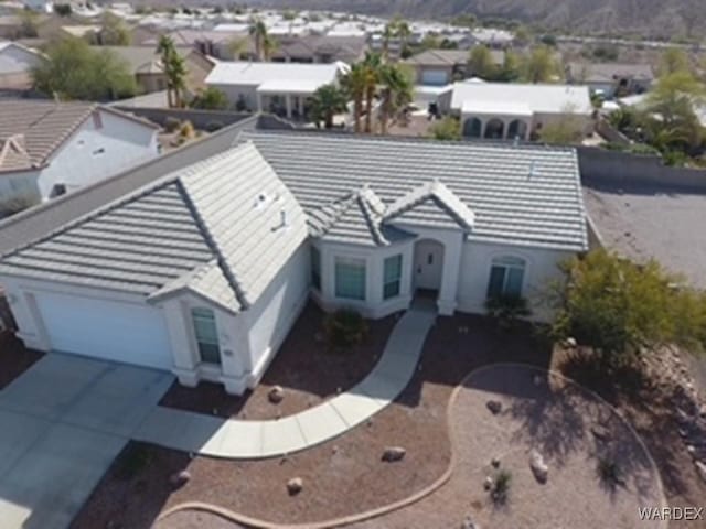 bird's eye view with a residential view