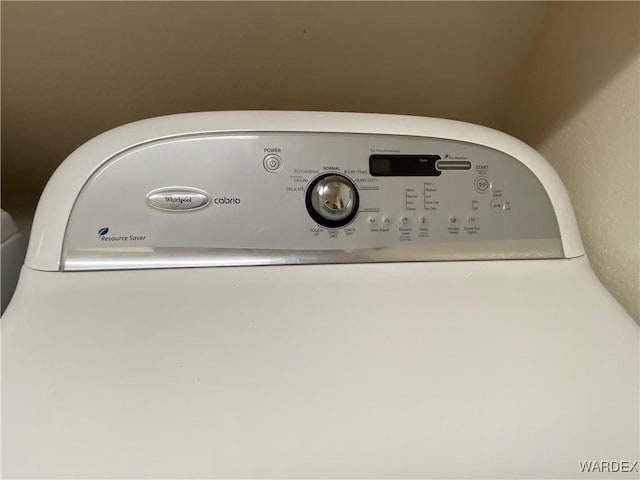 details featuring washer / clothes dryer