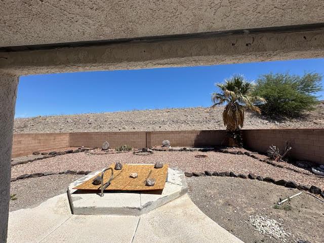 2195 Hijolly Dr, Bullhead City, AZ 86442 - view of fenced backyard