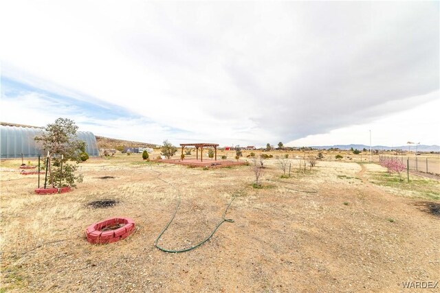 view of yard featuring a rural view