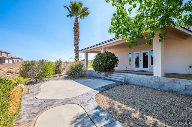 view of yard with a patio area