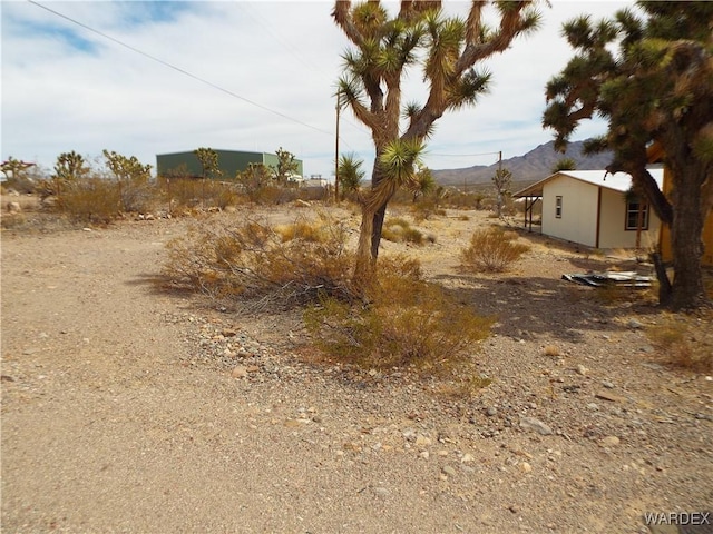 17516 N Ladera Dr, Dolan Springs, AZ 86441 - view of yard featuring a mountain view