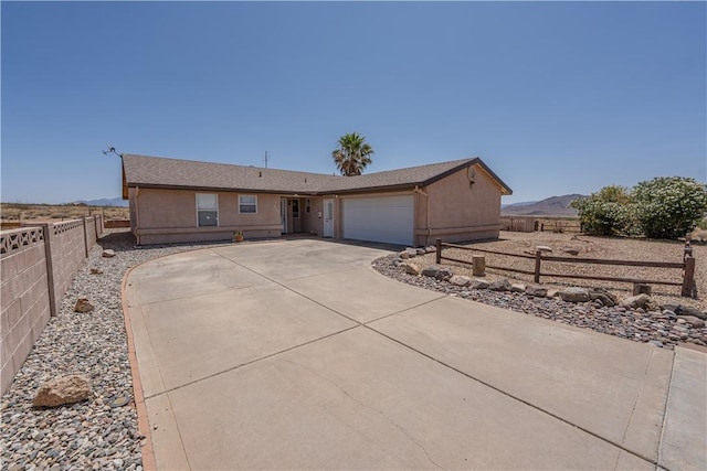 7820 E Devils Arch Dr, Kingman, AZ 86401 - photo 1