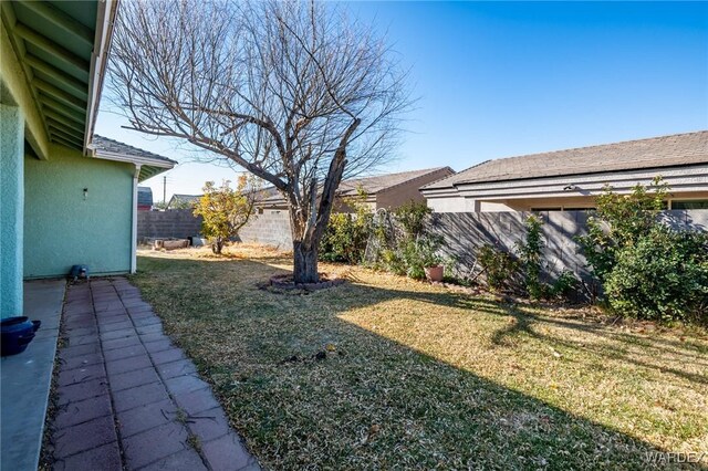 view of yard featuring a fenced backyard