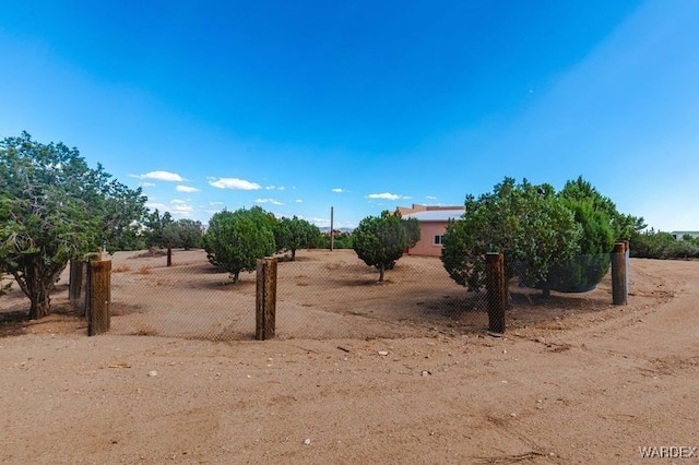 view of yard featuring a rural view