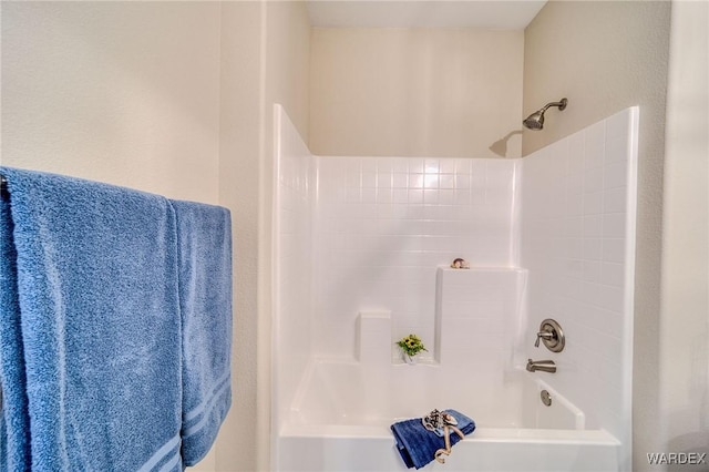 full bathroom featuring washtub / shower combination