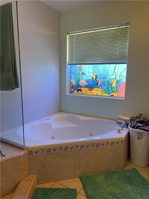 3454 Beale St, Bullhead City, AZ 86442 - full bath featuring tile patterned flooring and a tub with jets