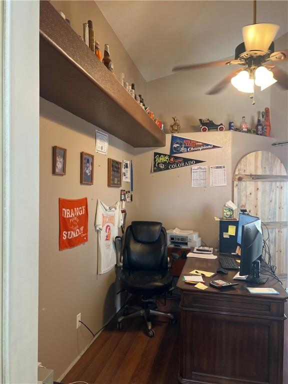 3454 Beale St, Bullhead City, AZ 86442 - office space featuring wood finished floors and a ceiling fan