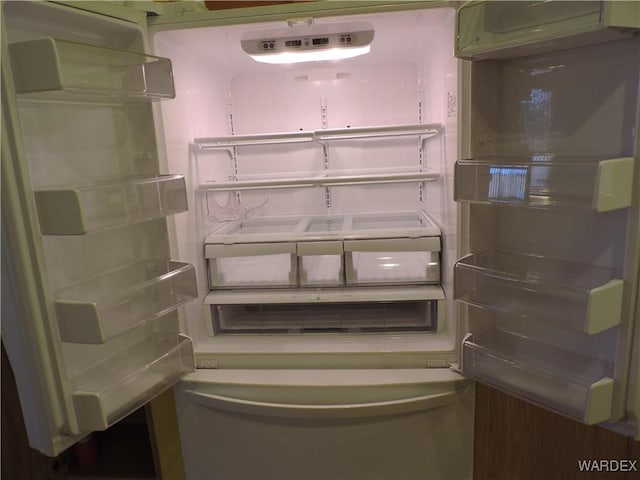 2353 Halfmoon Way, Bullhead City, AZ 86442 - details with fridge