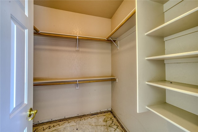 2230 Diamond Creek Rd, Bullhead City, AZ 86442 - view of spacious closet