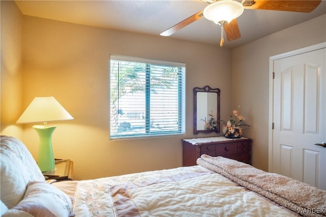 bedroom with ceiling fan