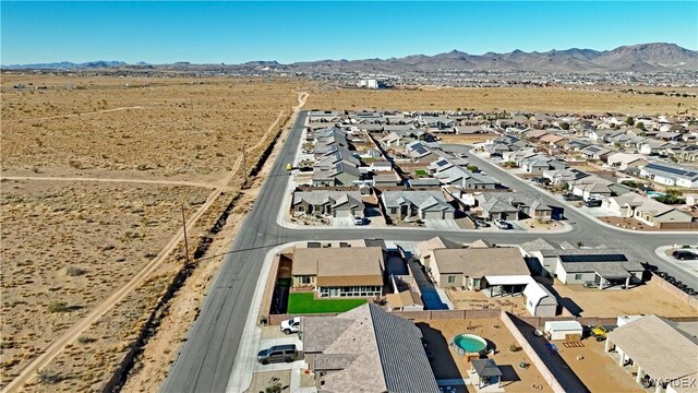 bird's eye view featuring a residential view and a mountain view