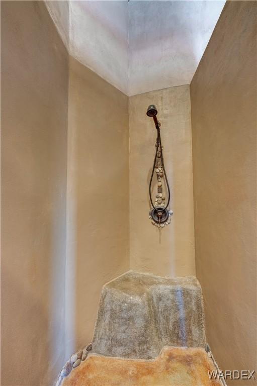 17445 S La Cienega Ranch Rd, Yucca, AZ 86438 - view of interior details
