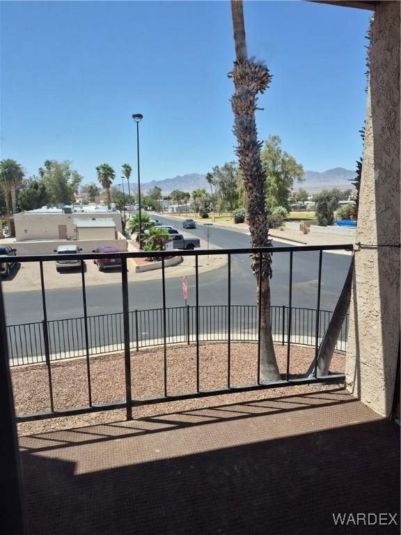 water view featuring a mountain view