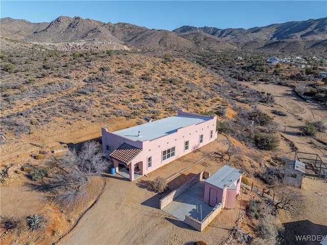 drone / aerial view with a mountain view