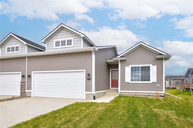 view of front of property with a front lawn