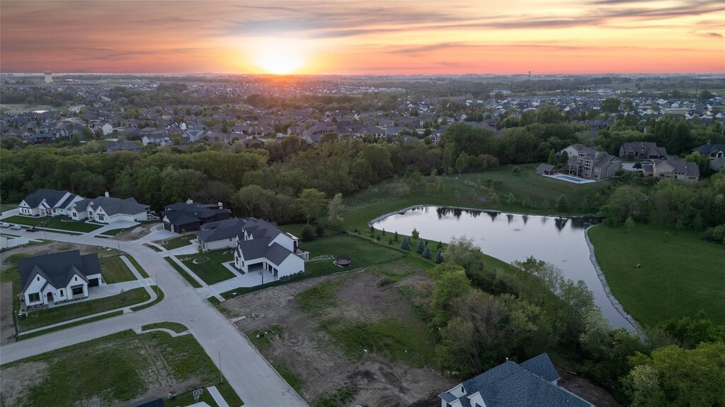 14627 Persimmon Dr, Urbandale, IA 50323