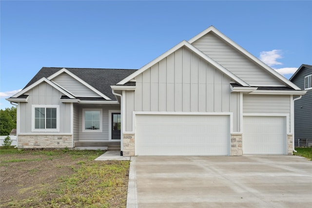 view of front facade with a garage