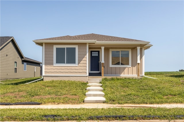 view of front facade with a front lawn