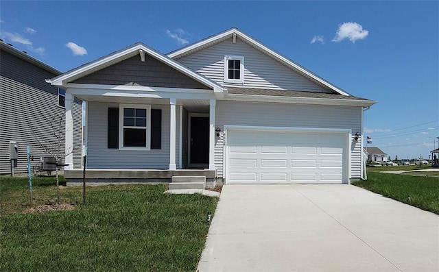 view of front of home featuring a front yard