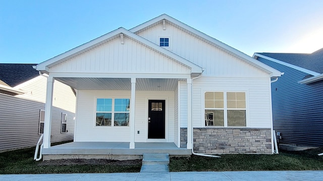 view of front of house featuring covered porch