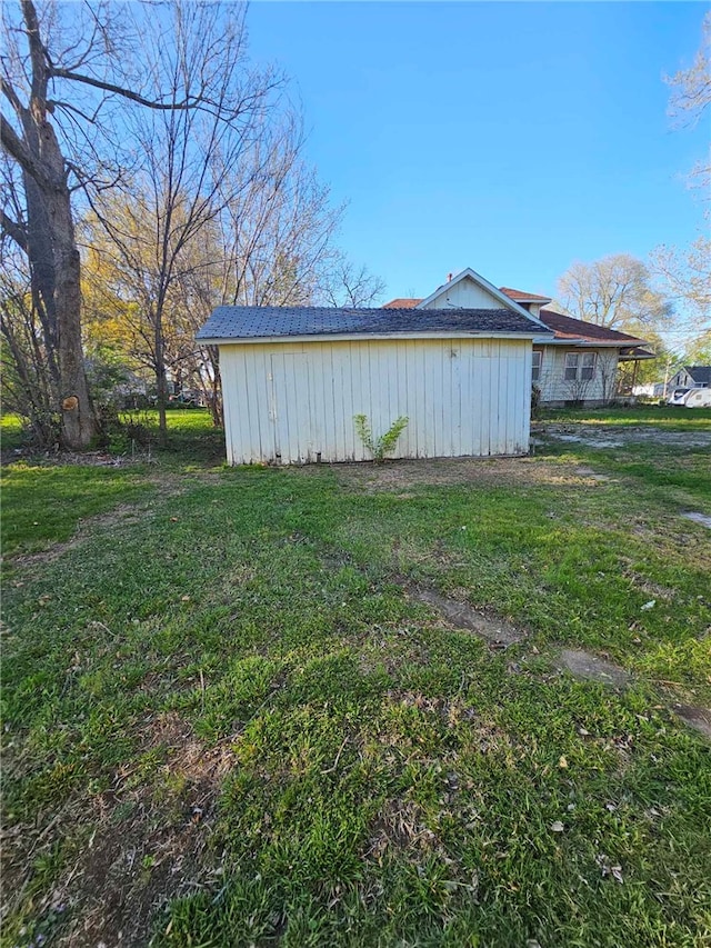 exterior space featuring a yard