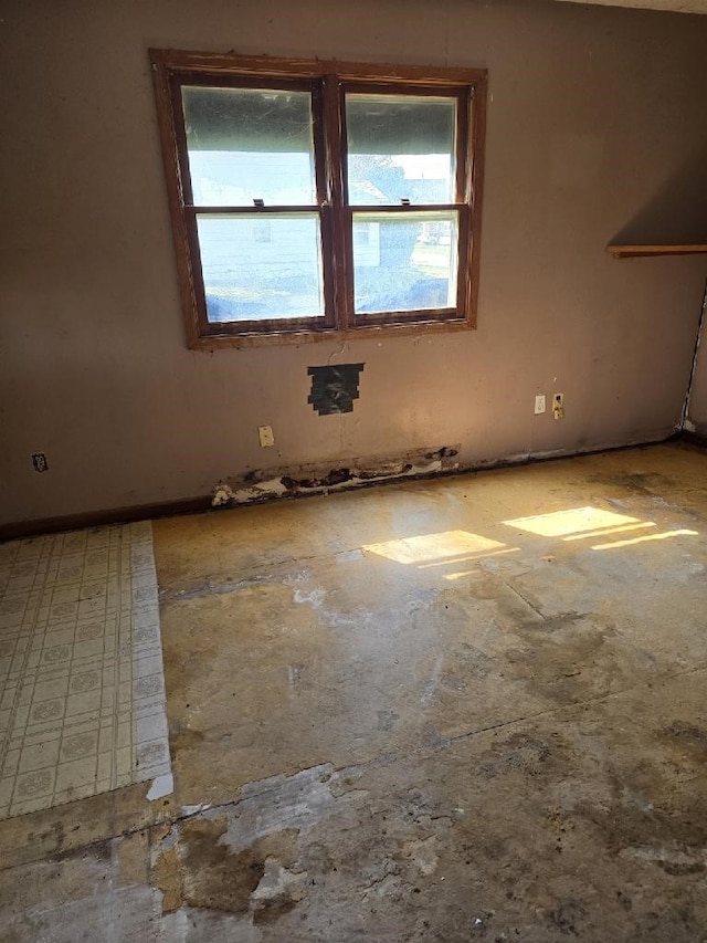 313 N Walnut St, Creston, IA 50801 - view of unfurnished room
