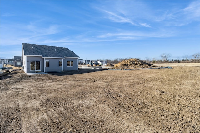 exterior space featuring a lawn