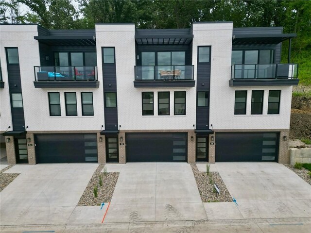 1328 Thomas Beck Rd Unit 30, Des Moines, IA 50315