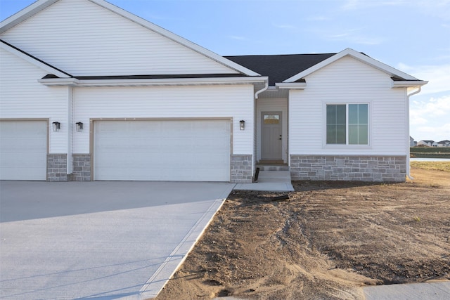 view of front facade featuring a garage