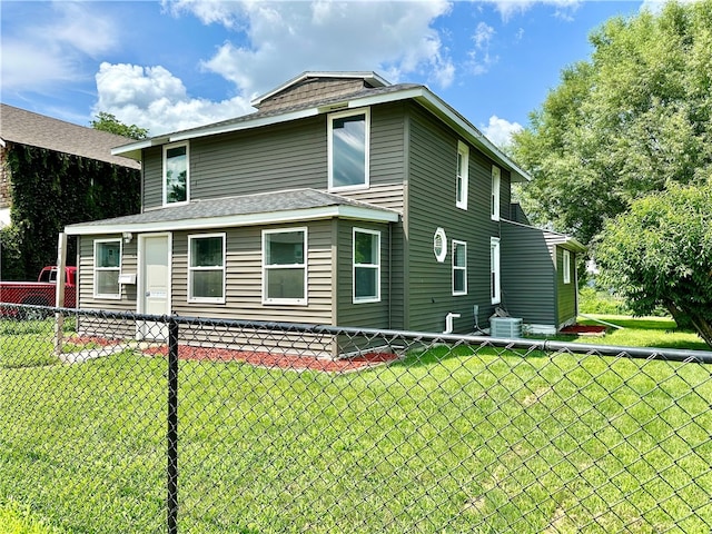 exterior space featuring a front yard