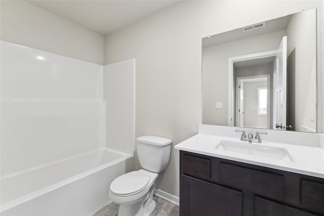 303 29th St SW, Altoona, IA 50009 - bathroom with vanity and  shower combination