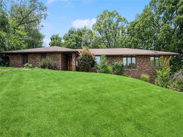 view of front of house with a front yard