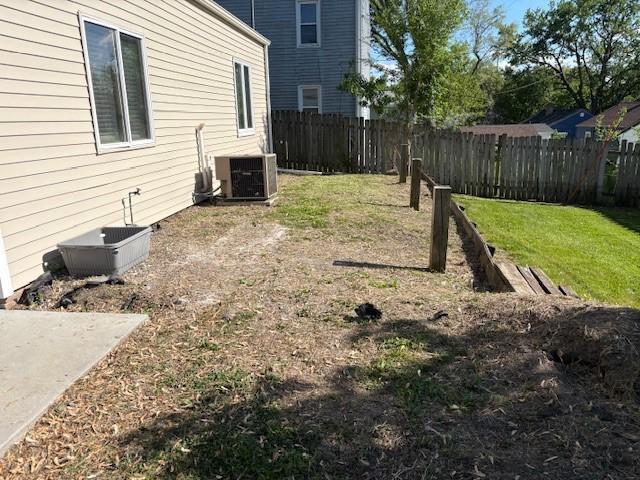 view of yard featuring cooling unit