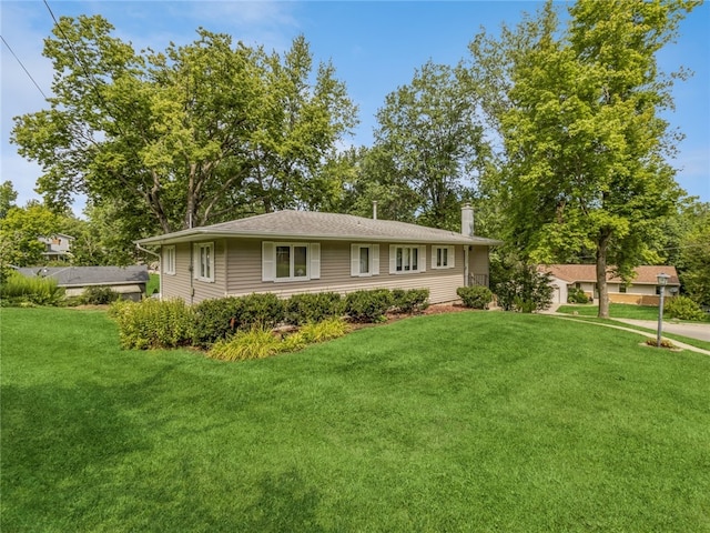 view of front of house featuring a front yard