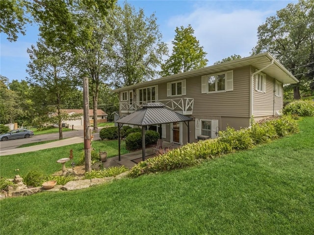 view of front of home with a front yard