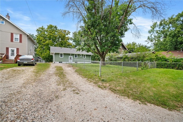 view of front of house with a front yard