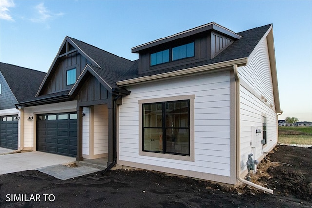 view of front of home featuring a garage