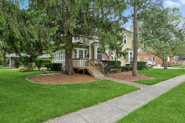 view of front facade with a front lawn