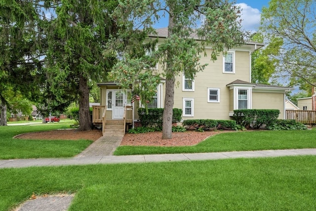 view of front of property with a front yard